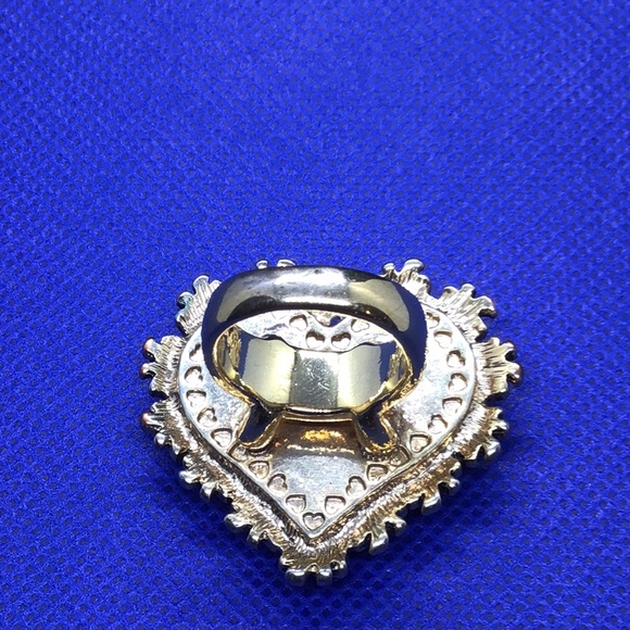 Betsey Johnson heart ring - Picture 2 of 3